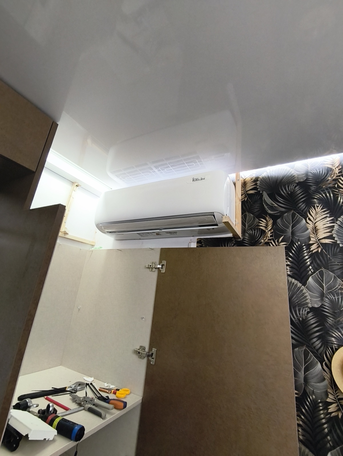 Air conditioning, heat pumps, ventilation, heating