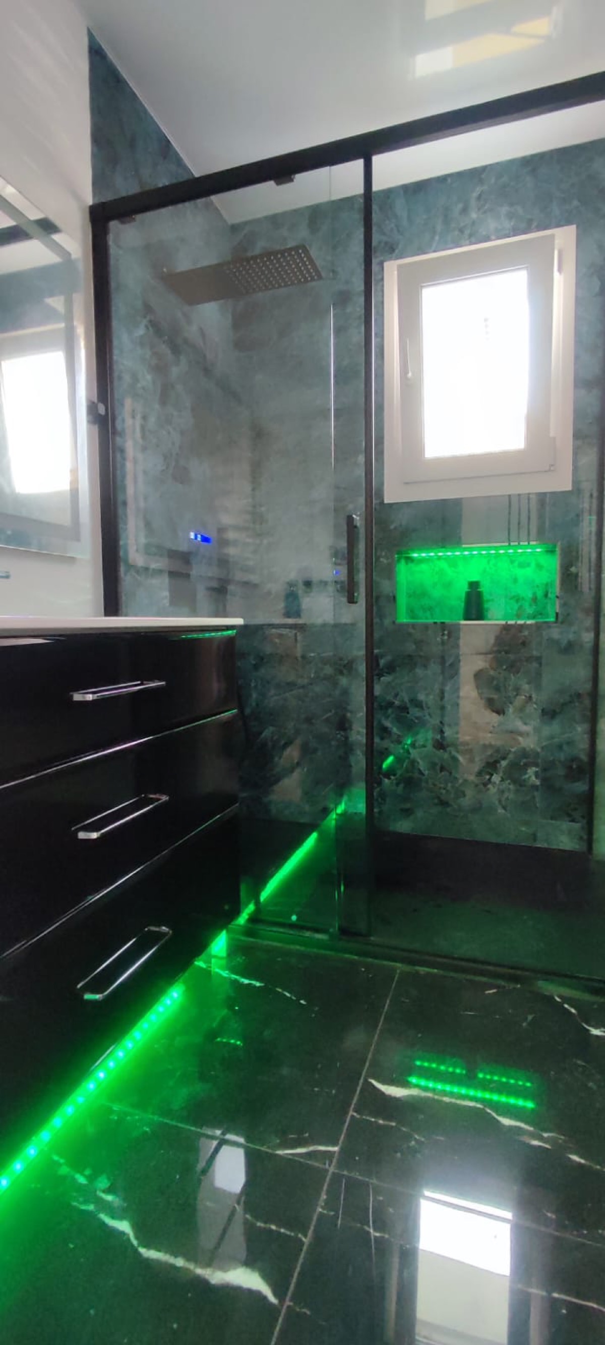 Smart LED lighting in bathroom — controllable colors