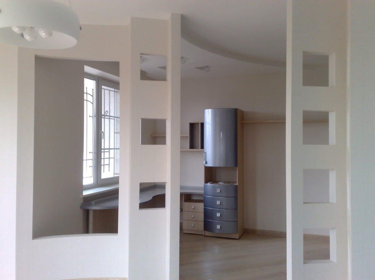 Decorative stone wall